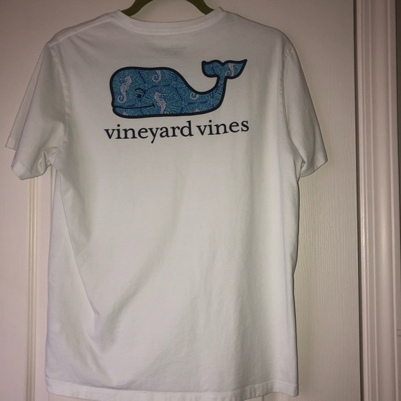 Vineyard Vine T-shirt - Picture 2 of 3